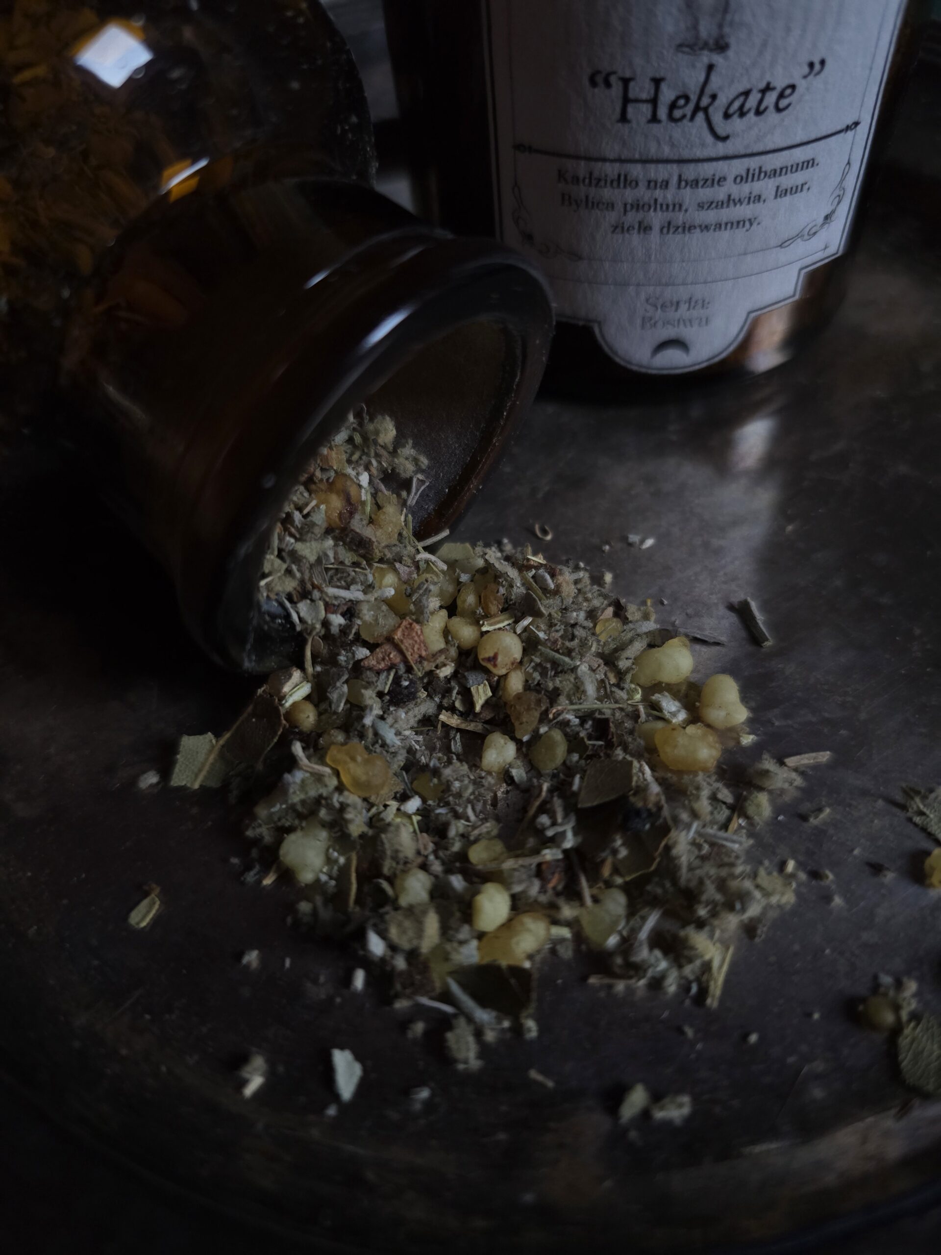 Kadzidło - Hekate - 70g w szklanej butelce - obrazek 3