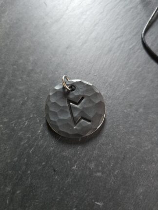 Perdo - runy - amulet - Fulgur Forge