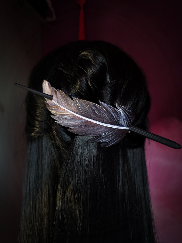 Piórko duże - stalowe - zapięcie na kołek - obrazek 3