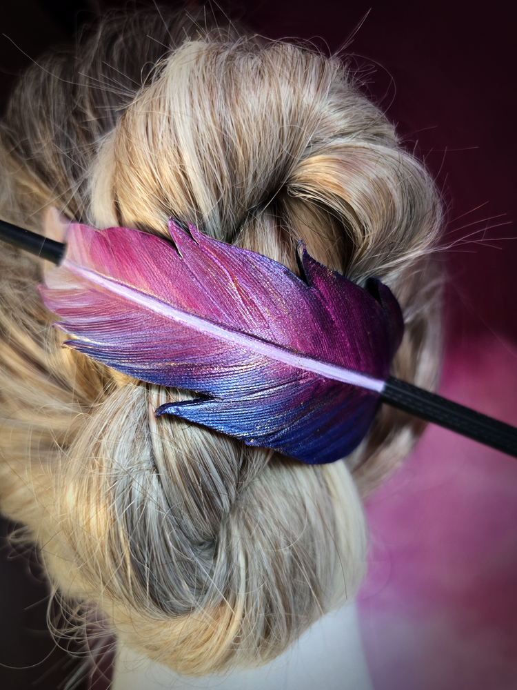 Piórko duże - fioletowe - zapięcie na kołek - obrazek 3