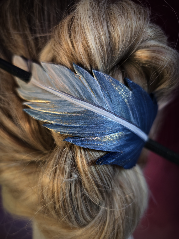 Piórko duże - niebieskie - zapięcie na kołek - obrazek 4