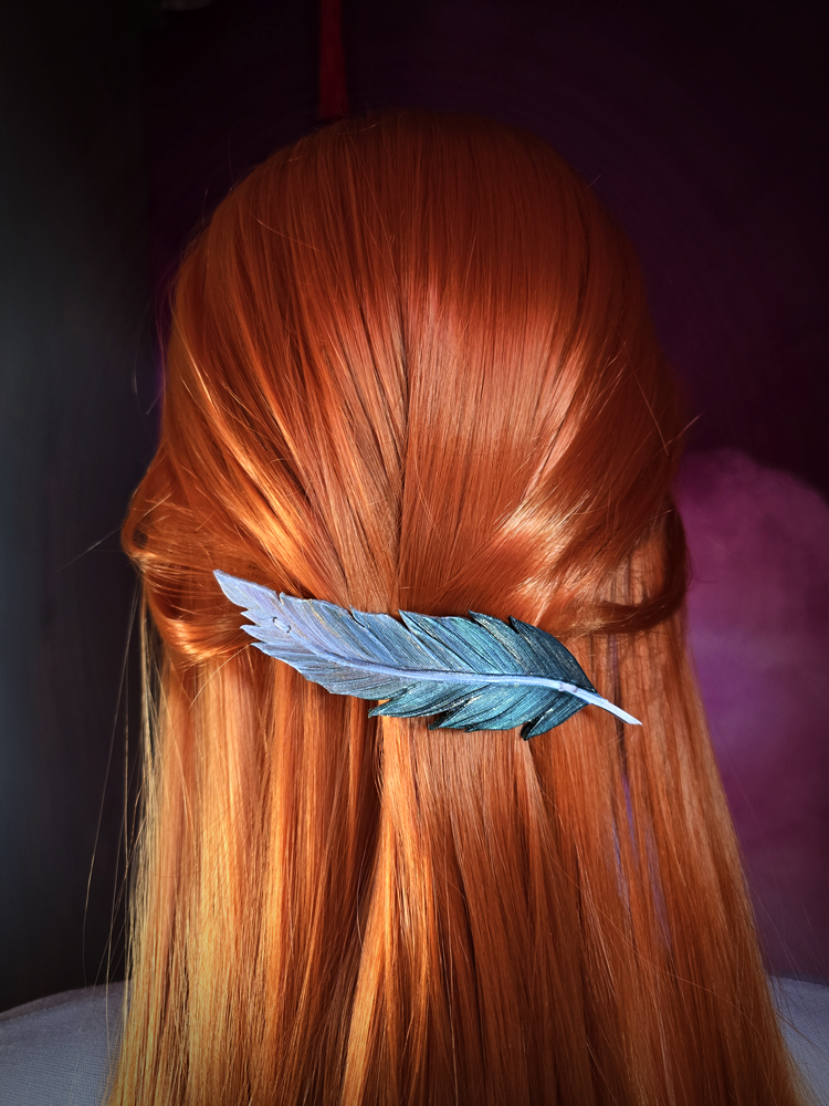 Piórko małe - zielone - zapięcie metalowe - obrazek 3