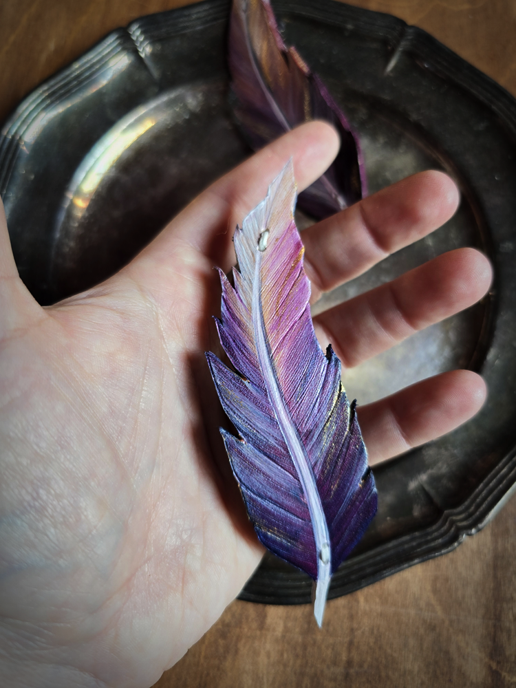 Piórko małe - fioletowe - zapięcie metalowe - obrazek 4