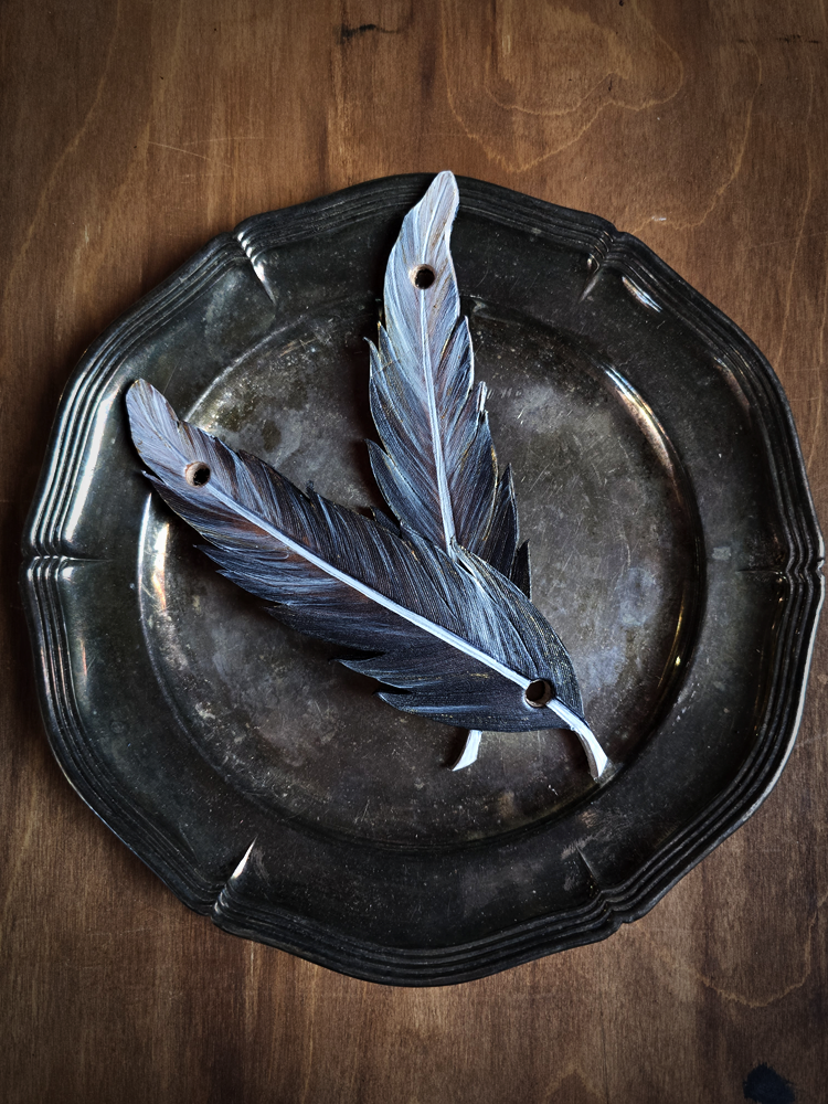 Piórko duże - stalowe - zapięcie na kołek