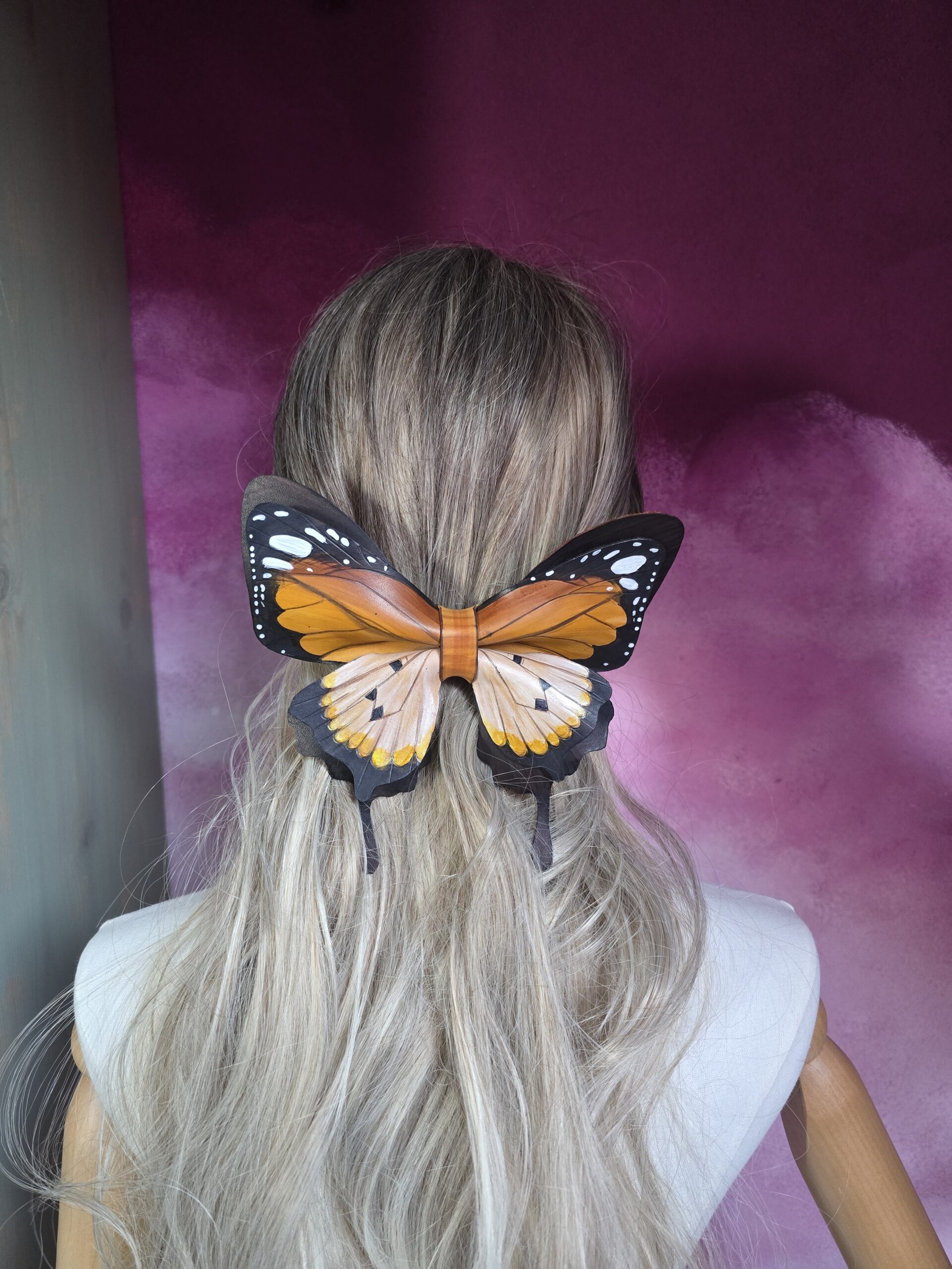 Monarcha złocisty - zapięcie metalowe - kokardy - pierwsza próba